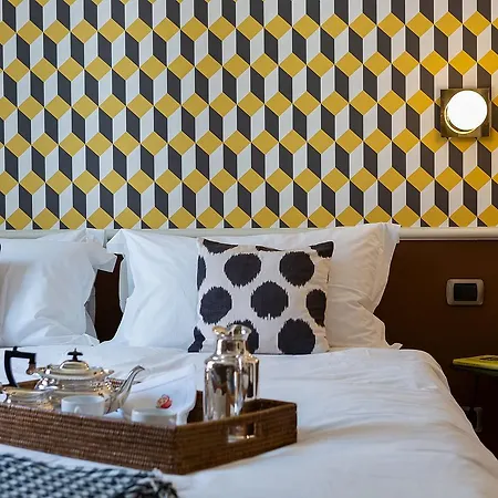 Zebra Naviglio 4* Milão